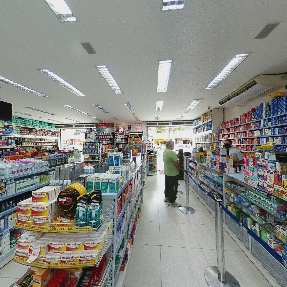 Interior da Estação Saúde Farmácia
